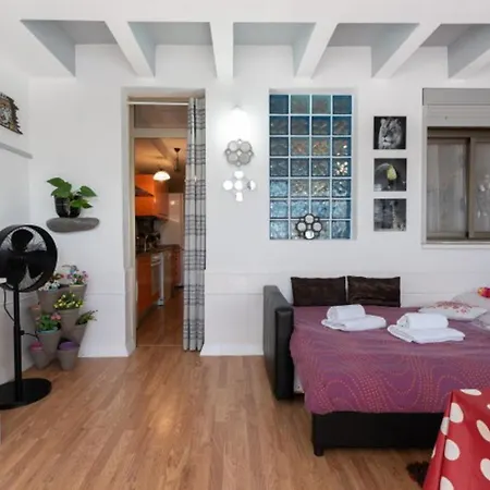 Appartement With 3 Bedrooms In El With Wonderful Mountain View Furnished Terrace And Wifi 500 M From The Beach *