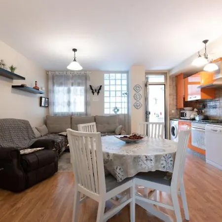 With 3 Bedrooms In El With Wonderful Mountain View Furnished Terrace And Wifi 500 M From The Beach Appartement Cotillo